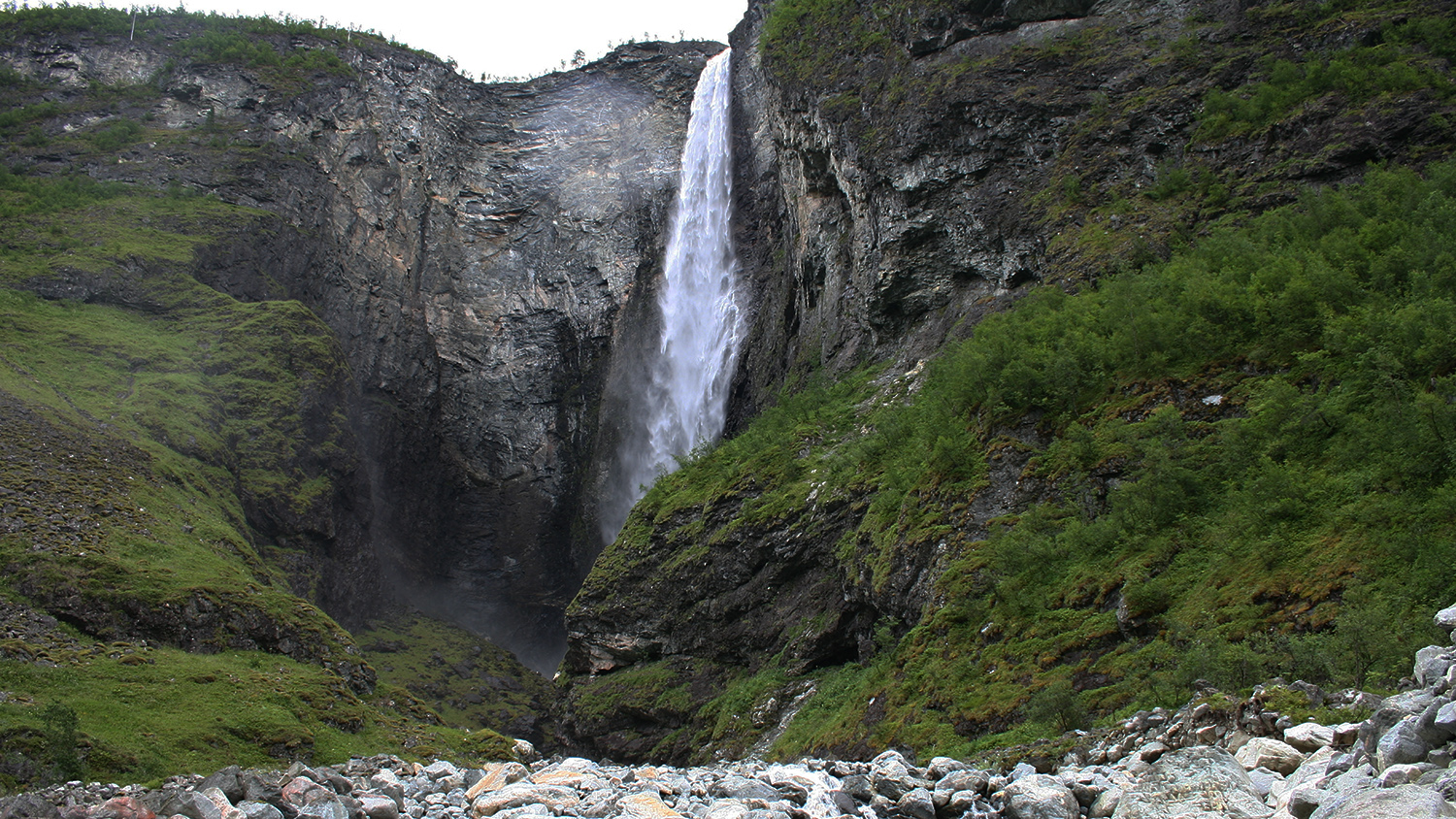 Exciting<br />adventures <br /><strong> in the valley of waterfalls</strong>